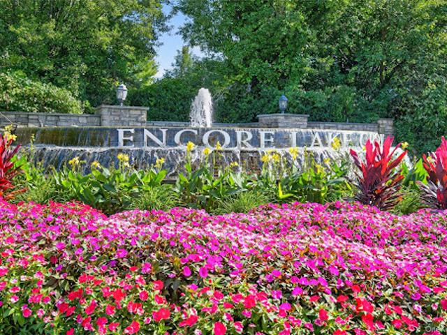 Apartment for sale in Village of Lake Grove, Town of Brookhaven