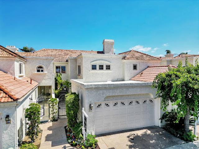 Apartment for sale in Coronado, California