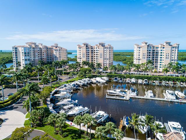 Apartment for sale in Naples, Florida