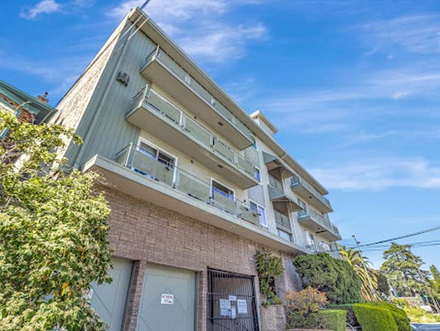 Apartment for sale in Oakland