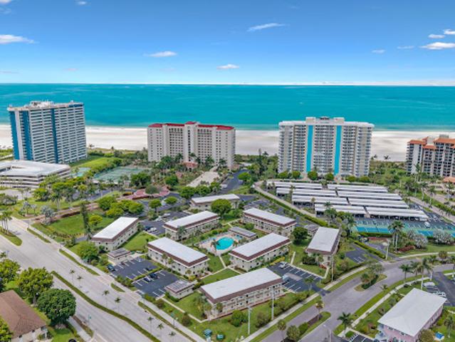 Apartment for sale in Marco Island