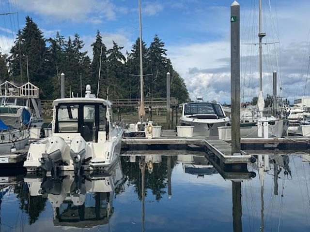 Apartment for sale in Bainbridge Island, Washington
