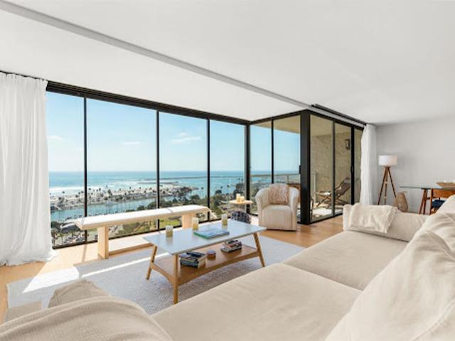 Apartment for sale in Oceanside, California