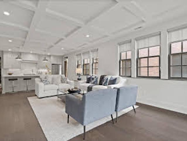 Apartment for sale in Royal Oak