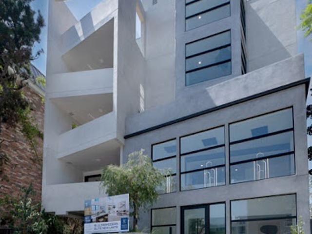 Apartment for sale in Canoga Park, California
