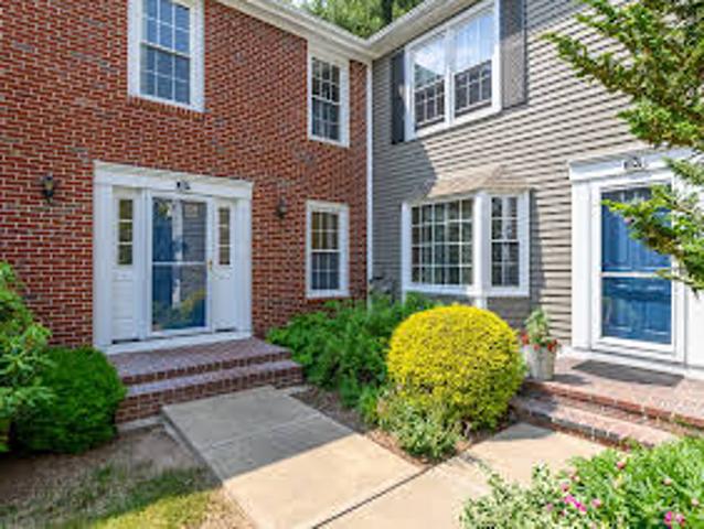 Apartment for sale in Glastonbury