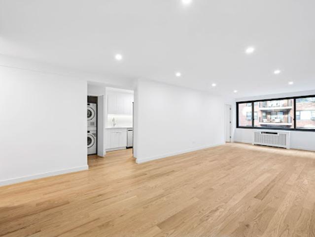 Apartment for sale in Arverne, New York