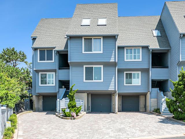 Apartment for sale in Point Pleasant Beach, New Jersey