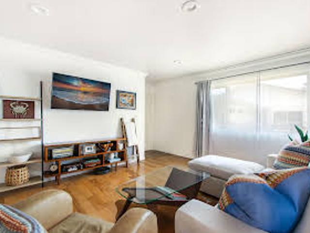 Apartment for sale in Newport Beach Apartment for sale in Newport Beach