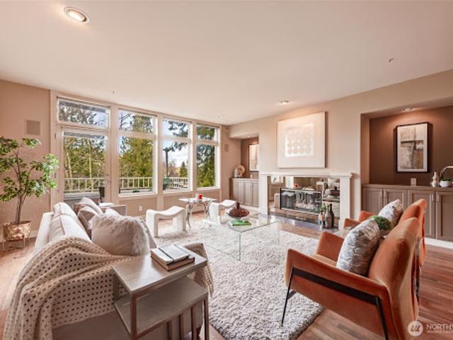Apartment for sale in Bellevue