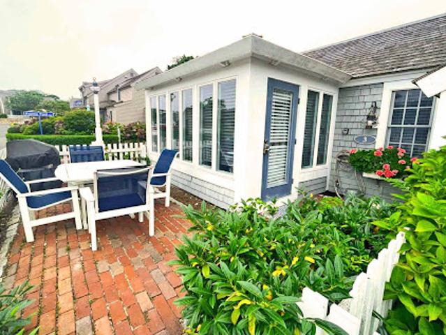 Apartment for sale in Mashpee, Massachusetts
