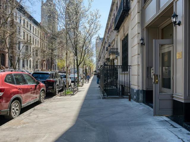 Apartment for sale in Arverne, New York