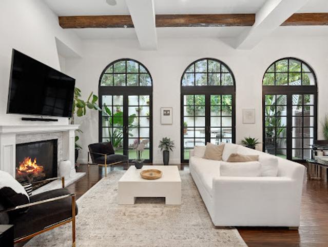 Apartment for sale in Los Angeles Apartment for sale in Los Angeles