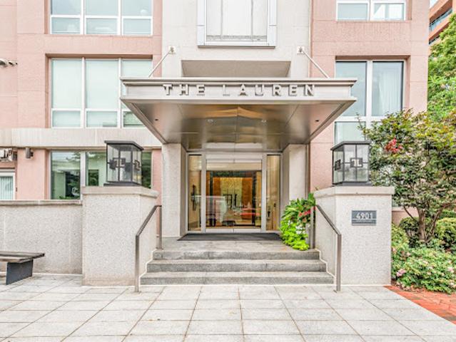 Apartment for sale in Bethesda, Maryland