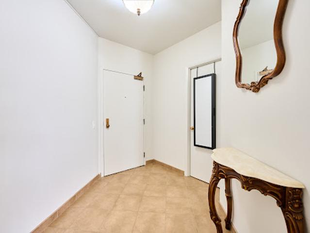 Apartment for sale in Chicago, Illinois