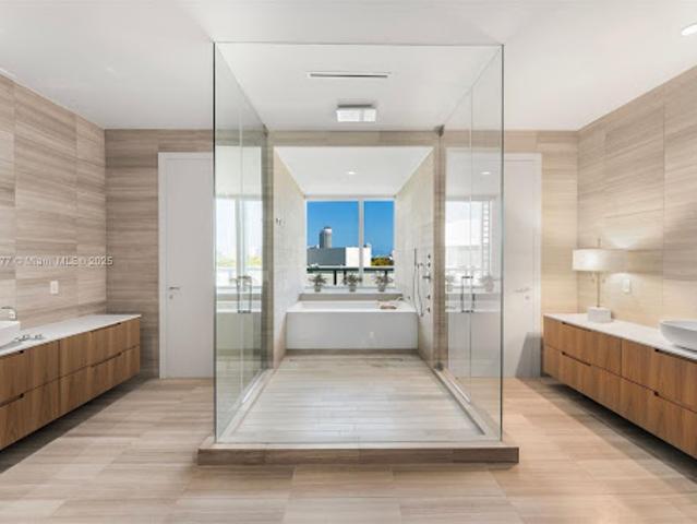 Apartment for sale in Miami Beach, Florida