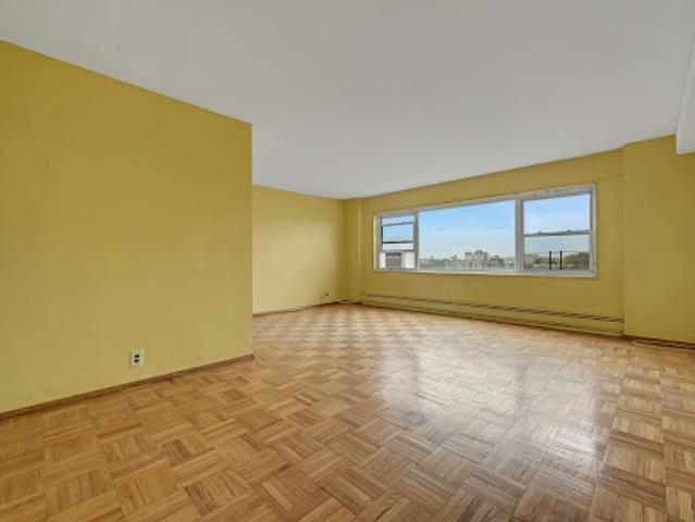 Apartment for sale in The Bronx, Arverne