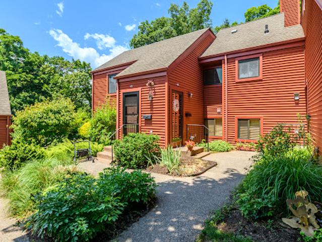Apartment for sale in Glastonbury, Connecticut