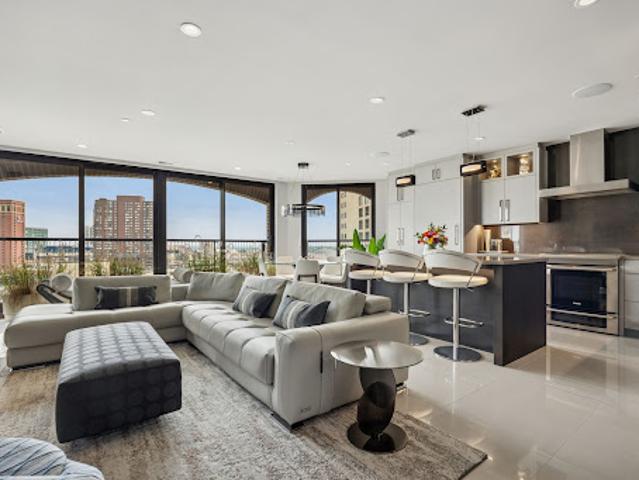 Apartment for sale in Hennepin, Minnesota