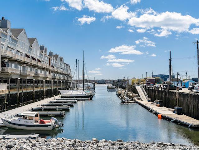Apartment for sale in Peaks Island, Maine
