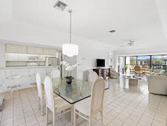 Apartment for sale in Naples