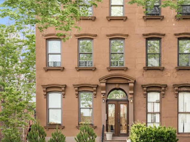 Apartment for sale in Arverne, New York
