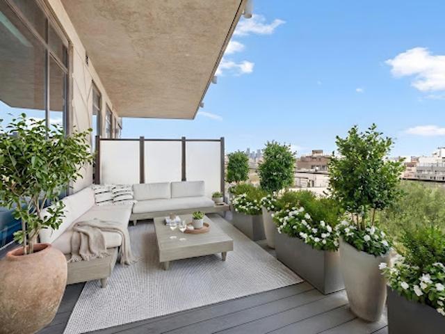 Apartment for sale in Arverne, New York