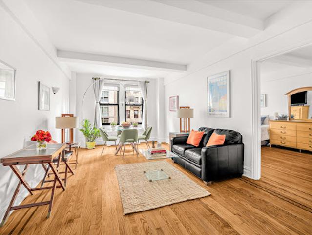 Apartment for sale in Arverne, New York