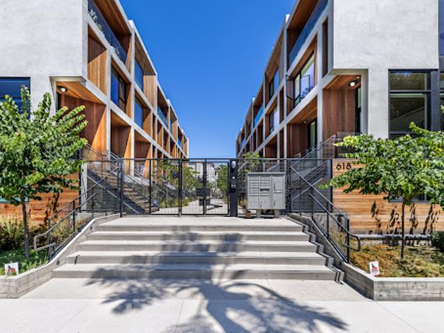 Apartment for sale in Los Angeles