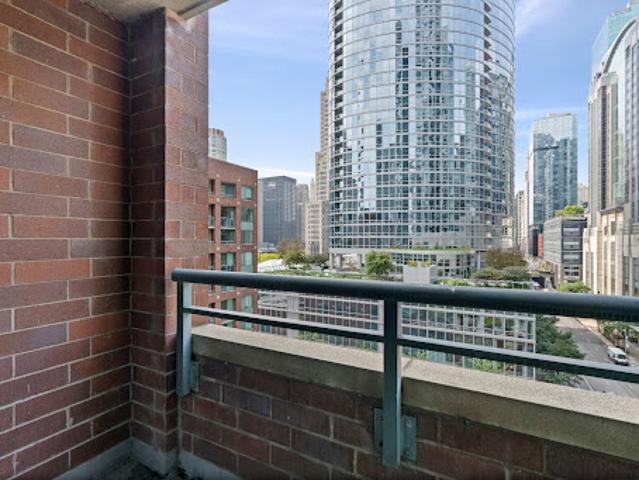 Apartment for sale in Chicago, Cook County