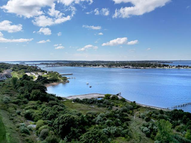 Apartment for sale in Tiverton, Rhode Island