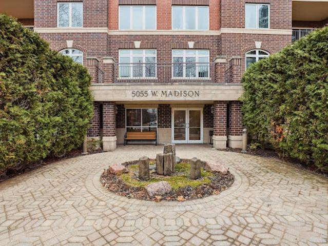 Apartment for sale in Skokie, Illinois