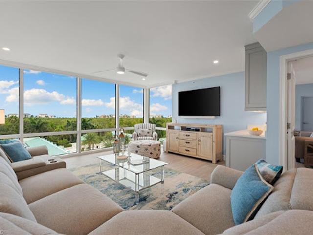 Apartment for sale in Naples, Florida