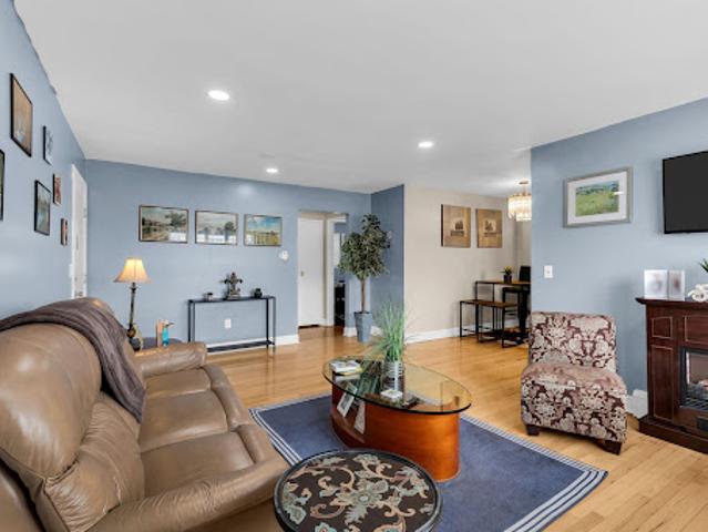 Apartment for sale in Monmouth, New Jersey
