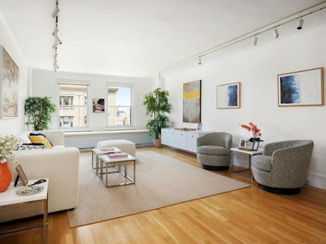 Apartment for sale in Arverne, New York