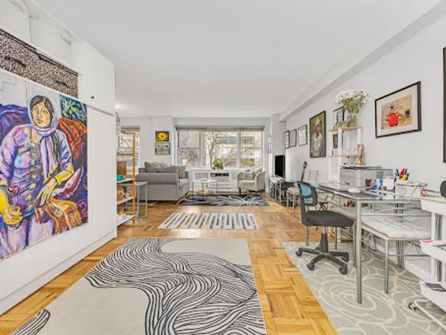 Apartment for sale in Arverne, New York