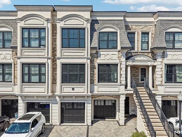 Apartment for sale in Edgewater, Bergen County