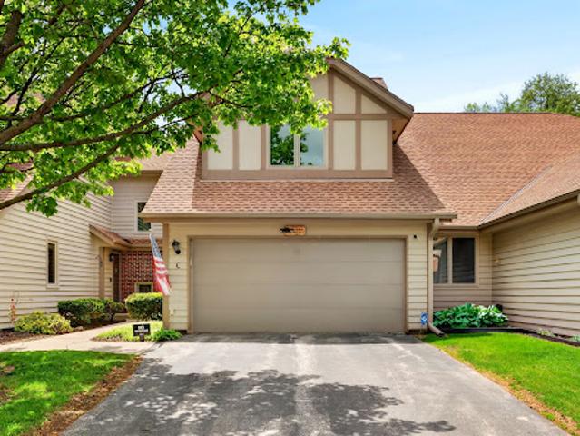 Apartment for sale in City of Pewaukee, Waukesha County