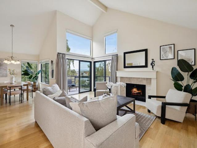 Apartment for sale in San Mateo, California