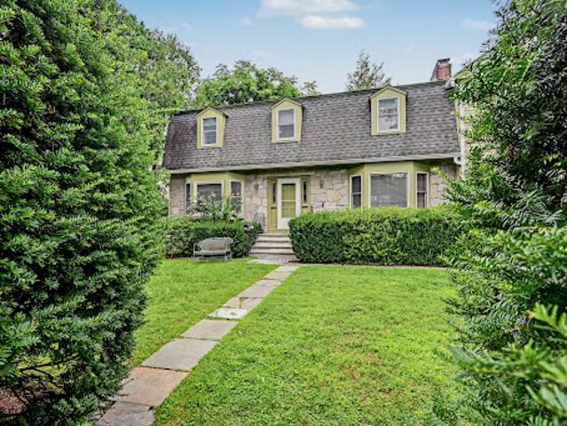 Apartment for sale in New Canaan, Connecticut