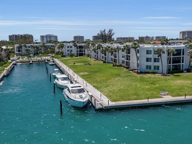 Apartment for sale in Longboat Key, Florida