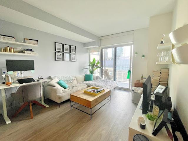 Apartment for sale in Woburn, Ontario