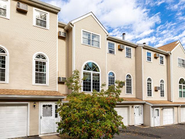Apartment for sale in Waterbury, Naugatuck Valley Planning Region