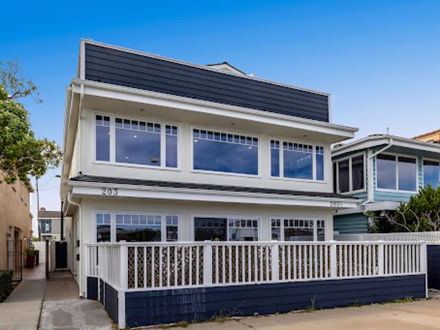 Apartment for sale in Corona Del Mar, California