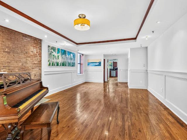 Apartment for sale in Arverne, New York