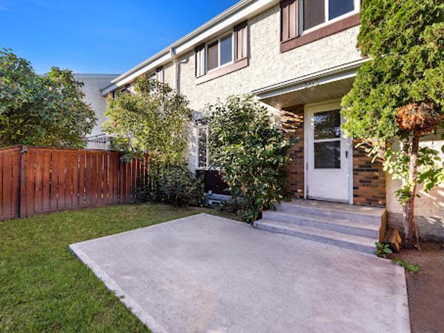 Apartment for sale in Wedgewood, Alberta