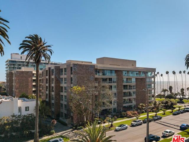 Apartment for sale in Santa Monica, California