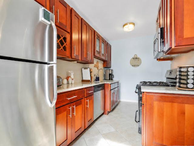 Apartment for sale in Queens, Arverne