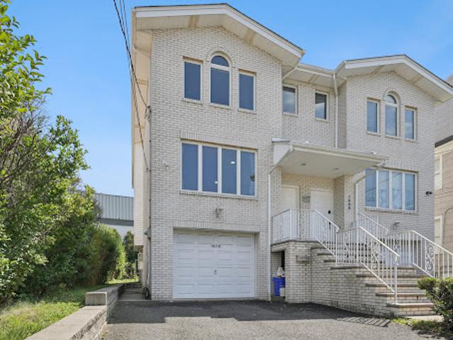 Apartment for sale in Fort Lee, New Jersey