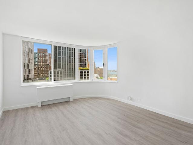 Apartment for rent in Arverne, New York